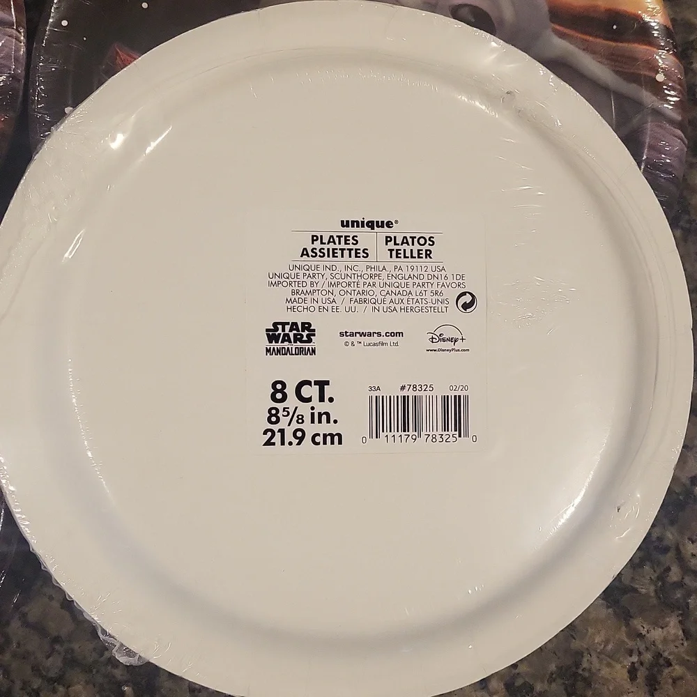Lot of 6 Star Wars plates total 32 & cupstotal 2 new sealed as pictured